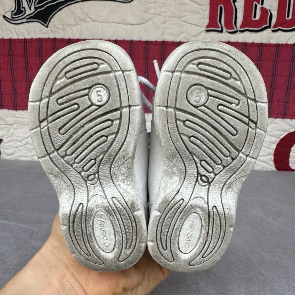Size 5c - Vintage Y2K Classic Pooh‎ Tennis Shoes